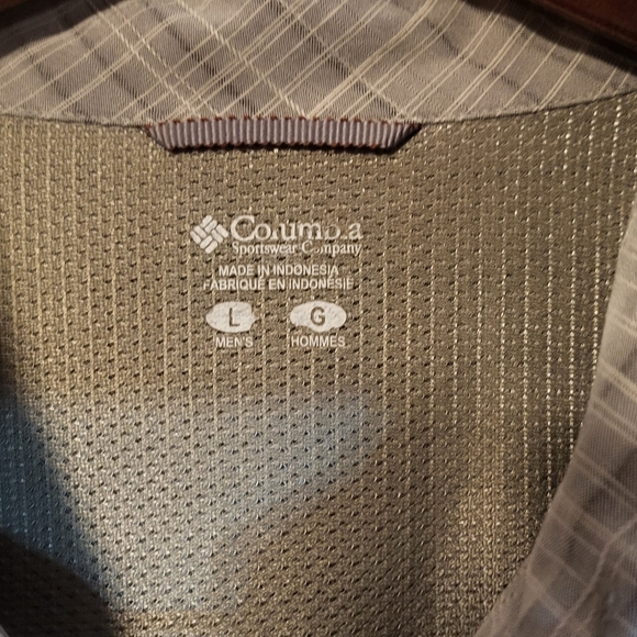 Columbia men's casual button-down short-sleeve shirt, Sze Large,  plaid pattern - Picture 2 of 13